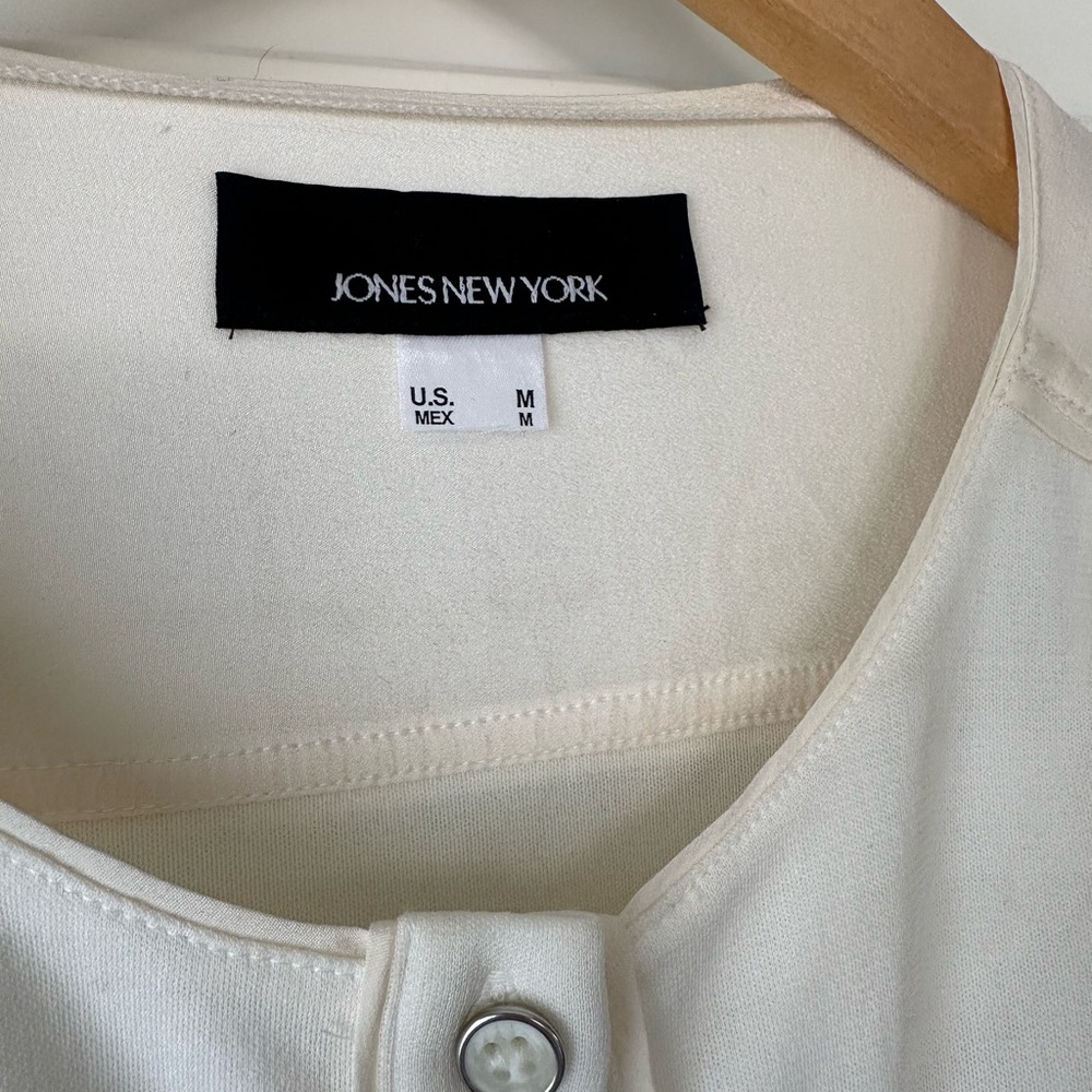 Jones New York Cream Button-Up Shirt, Size M - Picture 2 of 9